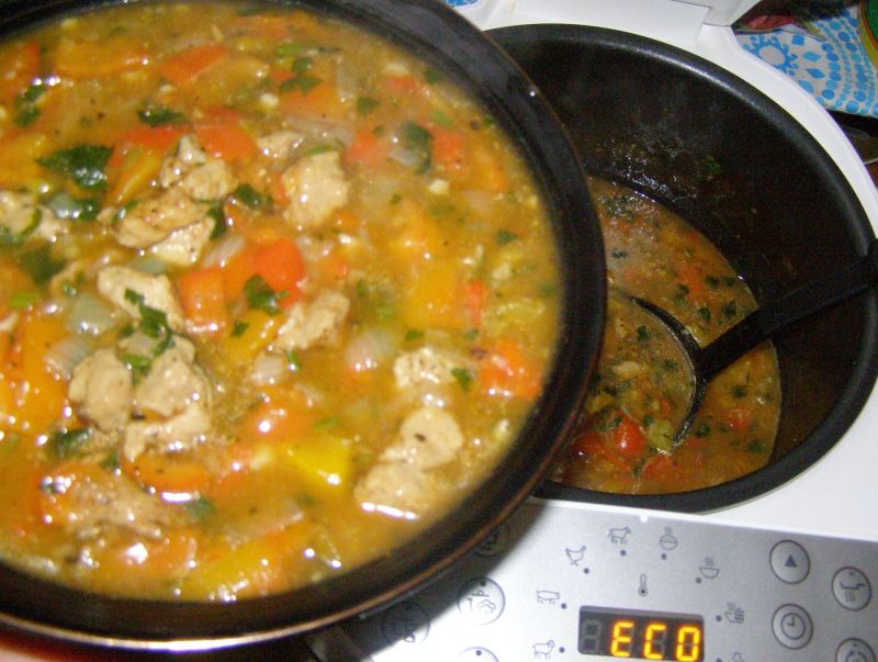 Pyszny gulasz z łopatki z warzywami na pikantnie Pyszny gulasz z łopatki z warzywami na pikantnie