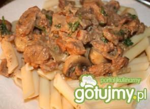 Pyszny gulasz z makaronem Pyszny gulasz z makaronem