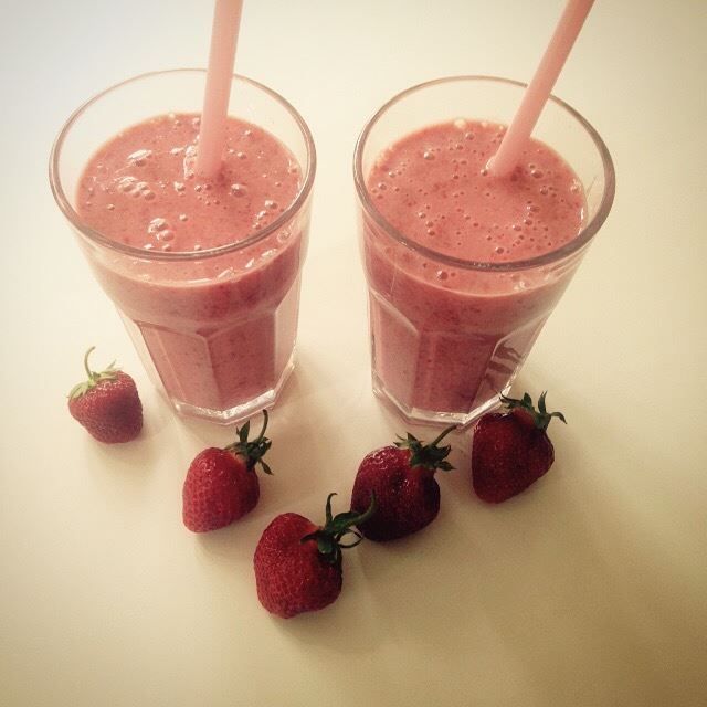 Pyszny koktajl truskawkowy Pyszny koktajl truskawkowy