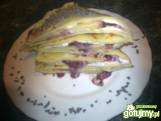 Pyszny przekładaniec z nutką czekolady