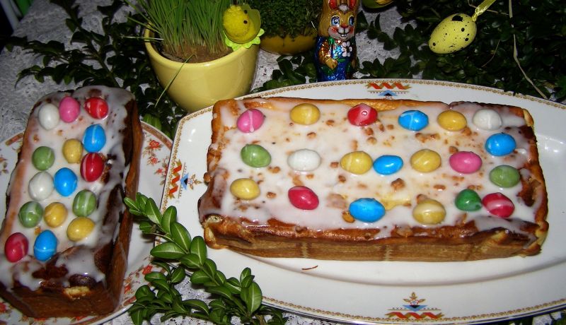 Pyszny sernik pieczony ze śliwkami suszonymi Pyszny sernik pieczony ze śliwkami suszonymi