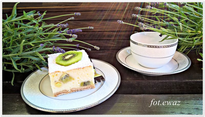Pyszny sernik z kiwi