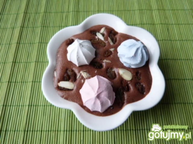 Pyszny sułtański deser z bezami Pyszny sułtański deser z bezami