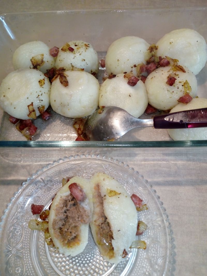 Pyzy z mięsem, marchewką i cukinią