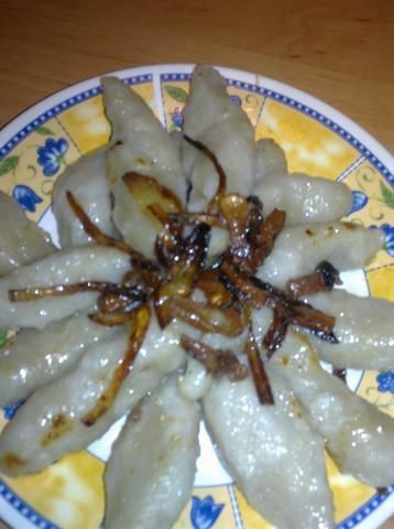 Pyzy ziemniaczane z cebulką