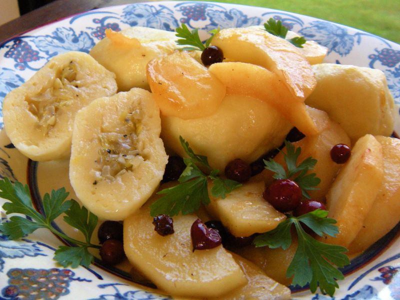 Pyzy ziemniaczane z farszem cebulowo-porowym