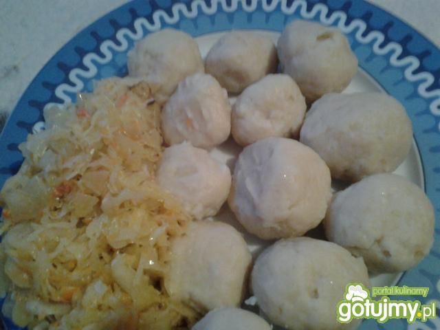 Pyzy ziemniaczane z kapustą podsmażaną Pyzy ziemniaczane z kapustą podsmażaną