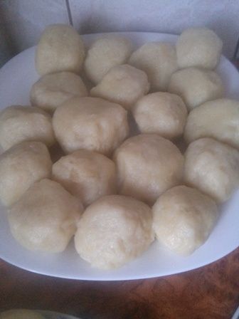 Pyzy ziemniaczane z mięsem i pasztetową  Pyzy ziemniaczane z mięsem i pasztetową