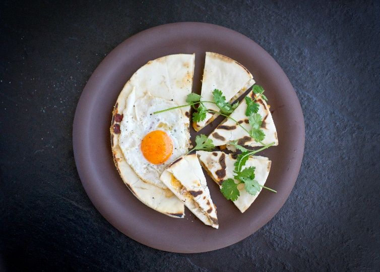 Quesadile z chorizo i ciecierzycą Quesadile z chorizo i ciecierzycą