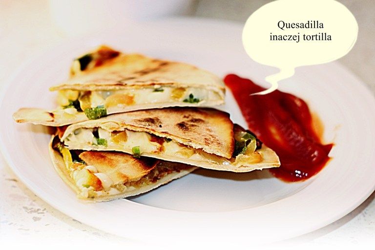 Quesadilla-Tortilla pszenna wykonana własnoręcznie Quesadilla-Tortilla pszenna wykonana własnoręcznie
