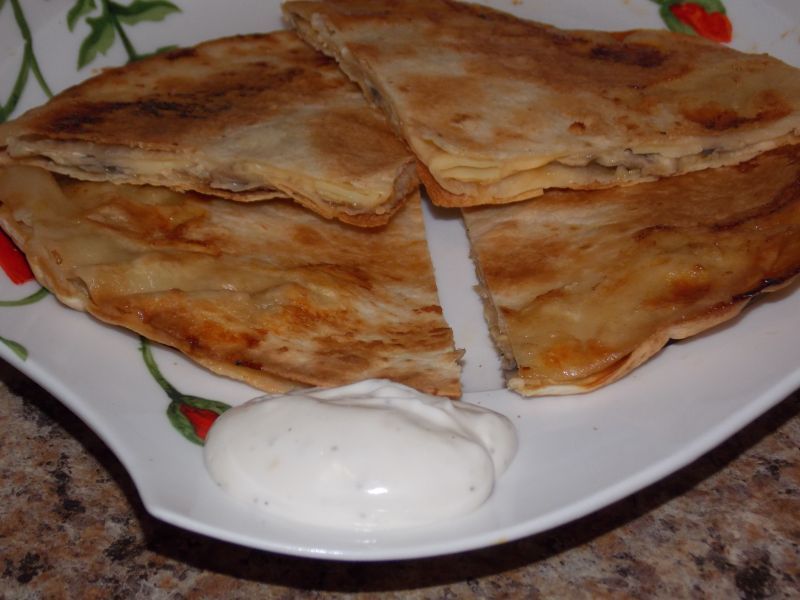 Quesadilla z pieczarkami Quesadilla z pieczarkami