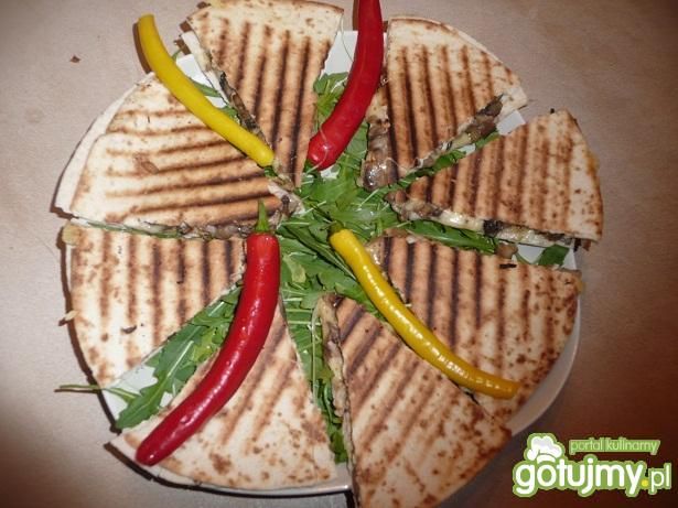 Quesadilla z pieczarkami i serem Quesadilla z pieczarkami i serem