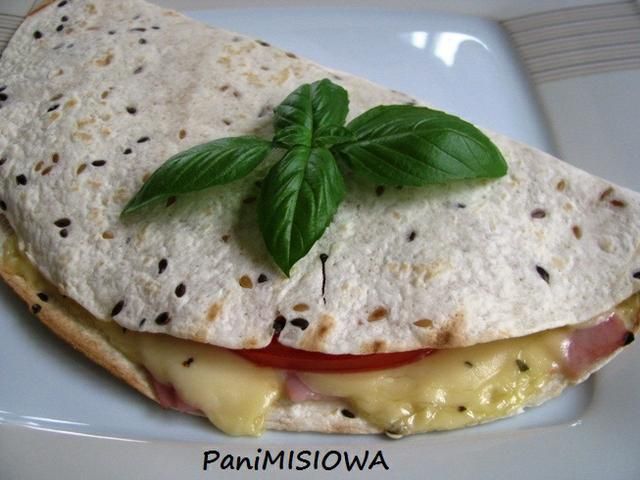 Quesadilla z sosem meksykańskim Quesadilla z sosem meksykańskim