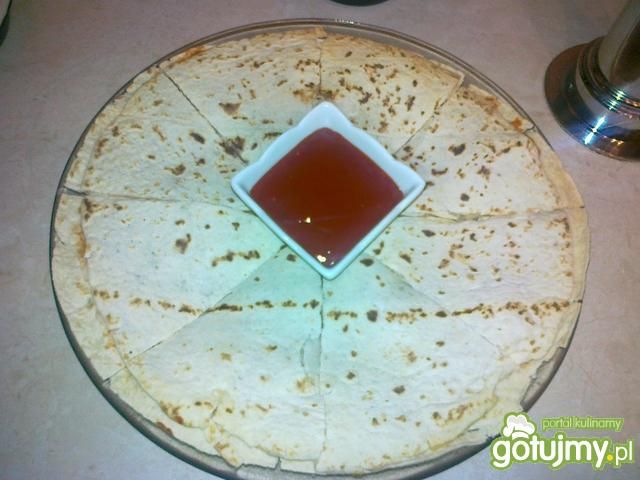 Quesadilla z żółtym serem i szynką Quesadilla z żółtym serem i szynką