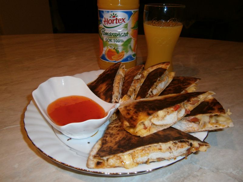 QUESADILLAS - kanapka meksykanska  QUESADILLAS - kanapka meksykanska