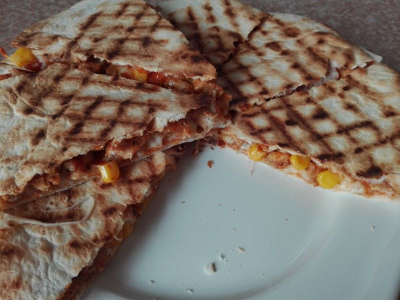 Quesadillas z kurczakiem, kukurydzą i serem Quesadillas z kurczakiem, kukurydzą i serem