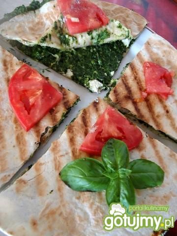 Quesadillas ze szpinakiem i fetą