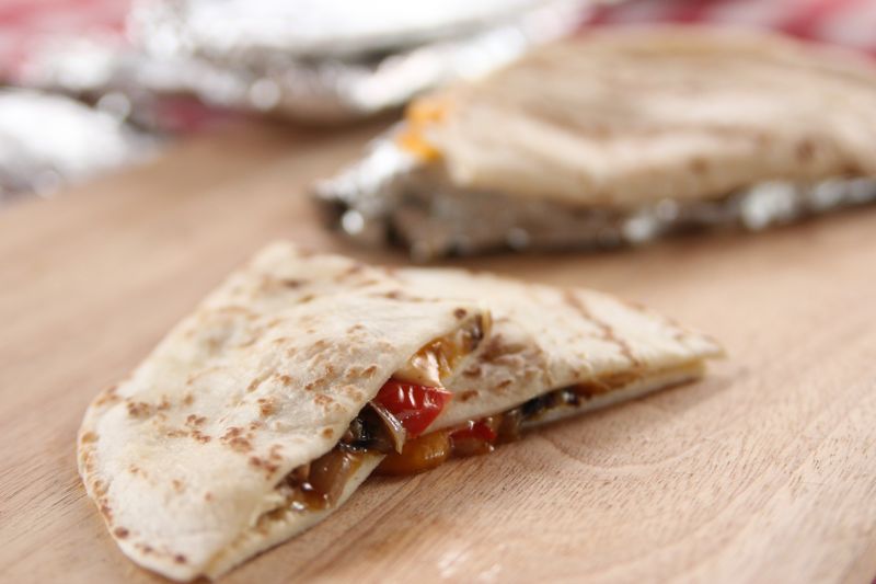 Quesadille z warzywami i serem kozim Quesadille z warzywami i serem kozim