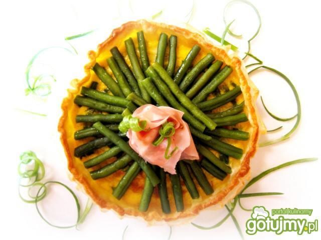 Quiche z  szynką i fasolką szparagową