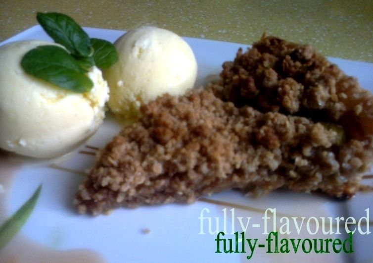 Rabarbarowa z domowymi lodami waniliowymi 