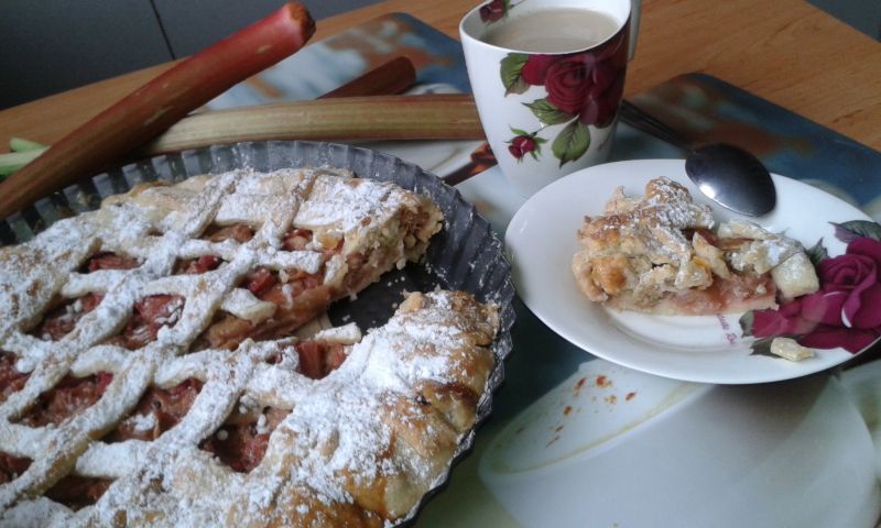 Rabarbarowe ciasto a - la tarta