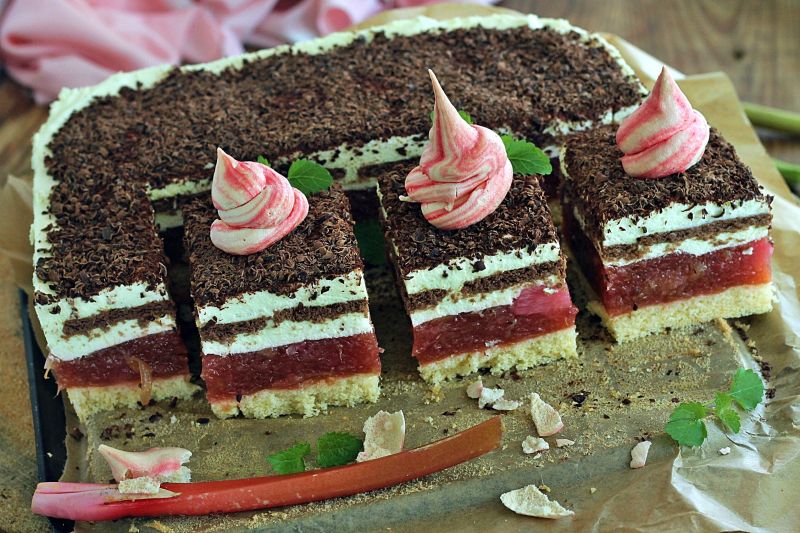 Rabarbarowiec z kremem  Rabarbarowiec z kremem