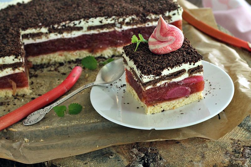 Rabarbarowiec z kremem  Rabarbarowiec z kremem