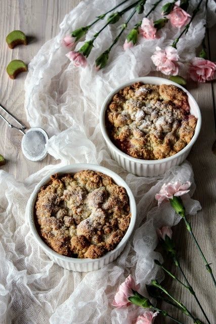 Rabarbarowy cobbler idealny na majówkę