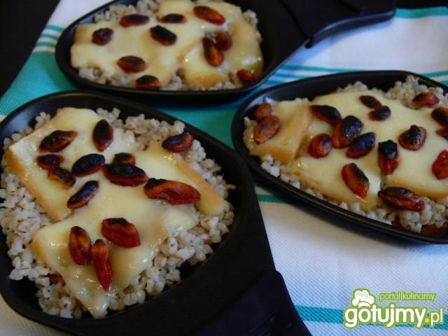 Raclette z kaszą jęczmienną i goji Raclette z kaszą jęczmienną i goji