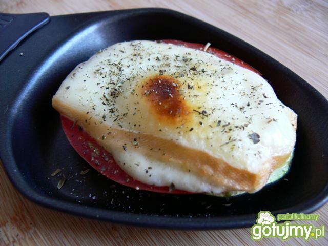 Raclette z pomidorem i cukinią