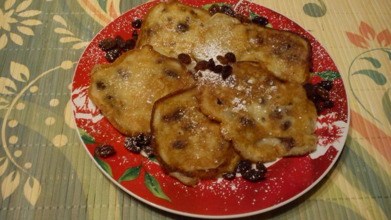 Racuchy bananowe z rodzynkami