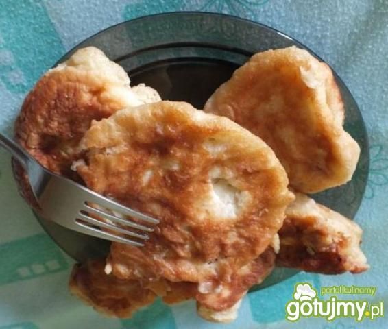 Racuchy drożdżowe z jabłkami.