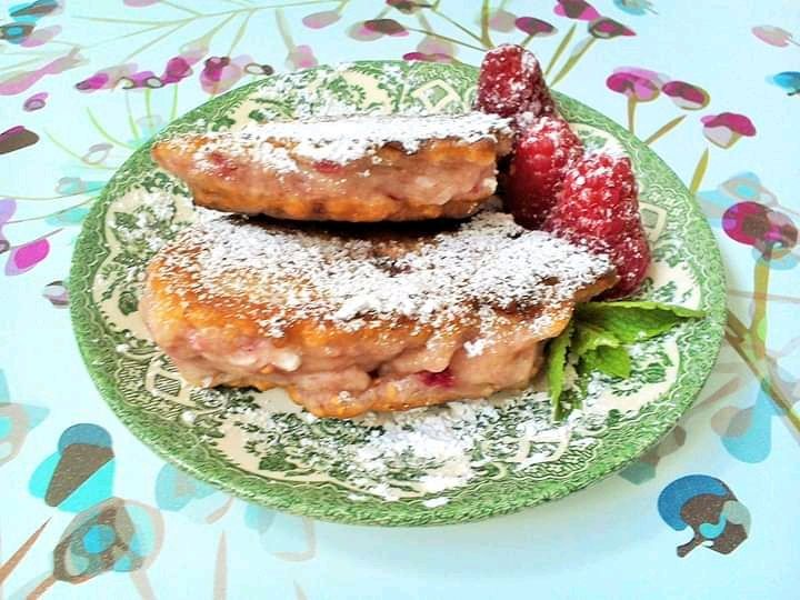 Racuchy drożdżowe z malinami na kefirze Racuchy drożdżowe z malinami na kefirze