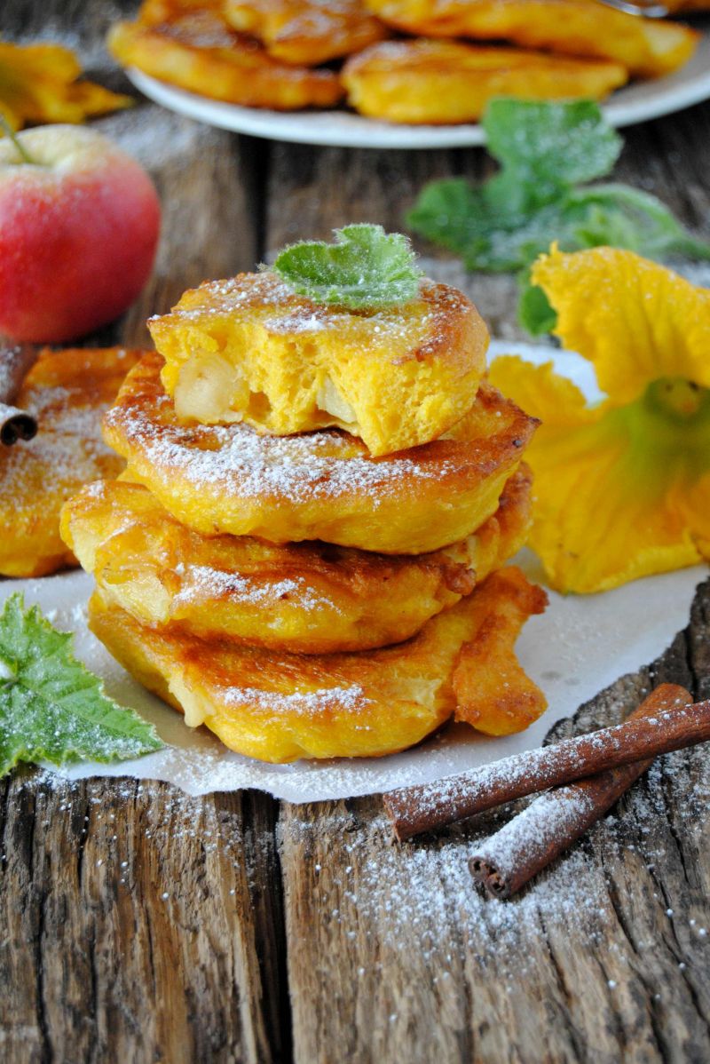 Racuchy dyniowe z jabłkami