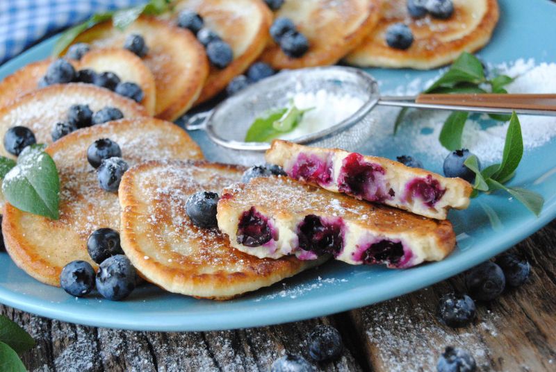 Racuchy z borówkami na kwaśnym mleku