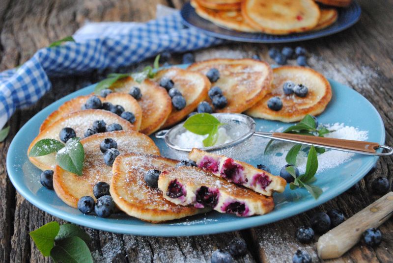 Racuchy z borówkami na kwaśnym mleku
