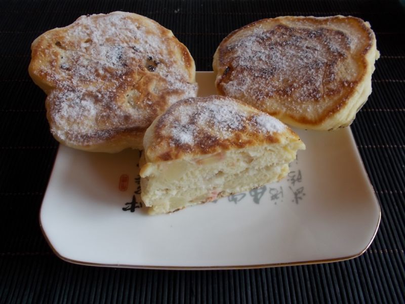 Racuchy z brzoskwiniami.