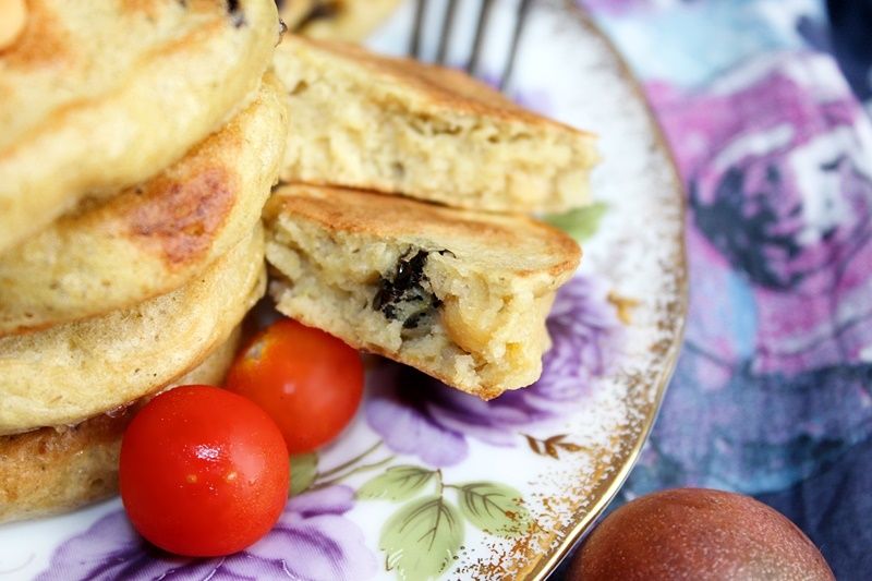 Racuchy z ciecierzycy z suszonymi pomidorami Racuchy z ciecierzycy z suszonymi pomidorami