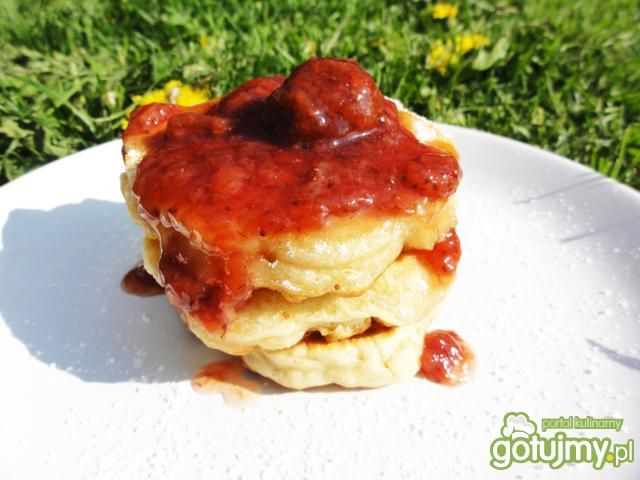 Racuchy z jabłkami i dżemem truskawkowym