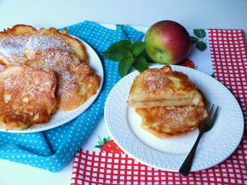 Racuchy z jabłkami i marchewką Racuchy z jabłkami i marchewką