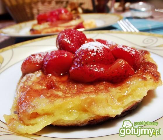 Racuchy z karmelizowanymi truskawkami Racuchy z karmelizowanymi truskawkami