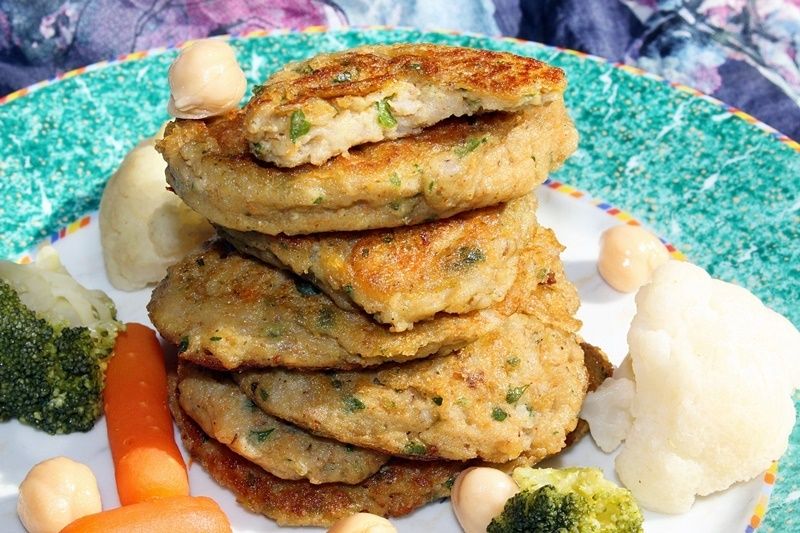 Racuchy z kaszy jęczmiennej z ciecierzycą i warzyw