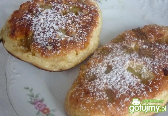 Racuchy z rabarbarem