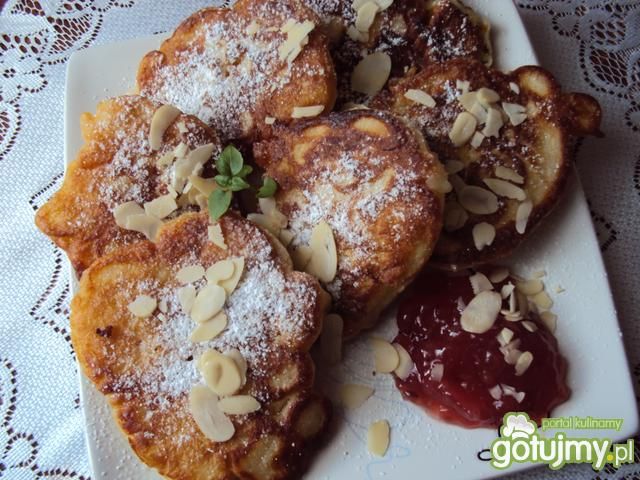 Racuchy z twarogiem i konfiturą