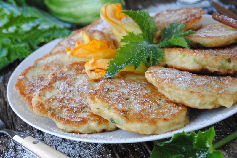 Racuszki drożdżowe z cukinią Racuszki drożdżowe z cukinią