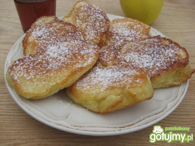 Racuszki drożdżowe z jabłkami