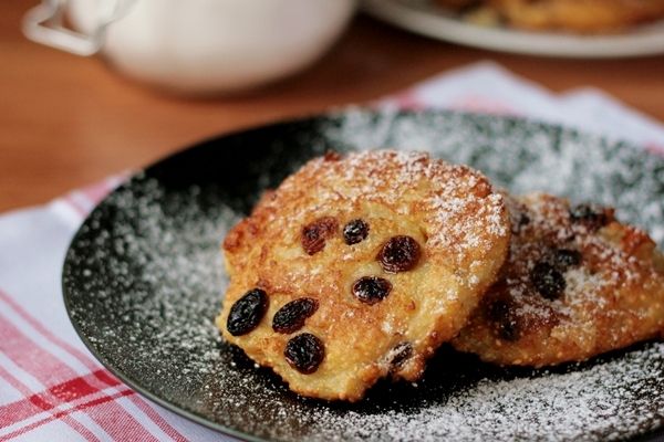 Racuszki kukurydziane z rodzynkami Racuszki kukurydziane z rodzynkami