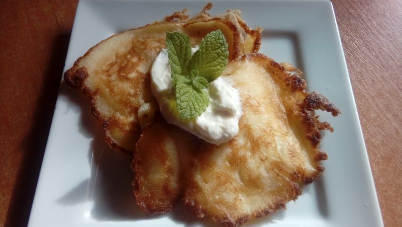 Racuszki z jabłkami i twarożkiem  Racuszki z jabłkami i twarożkiem