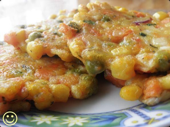 Racuszki z surimi i warzywami. Racuszki z surimi i warzywami.