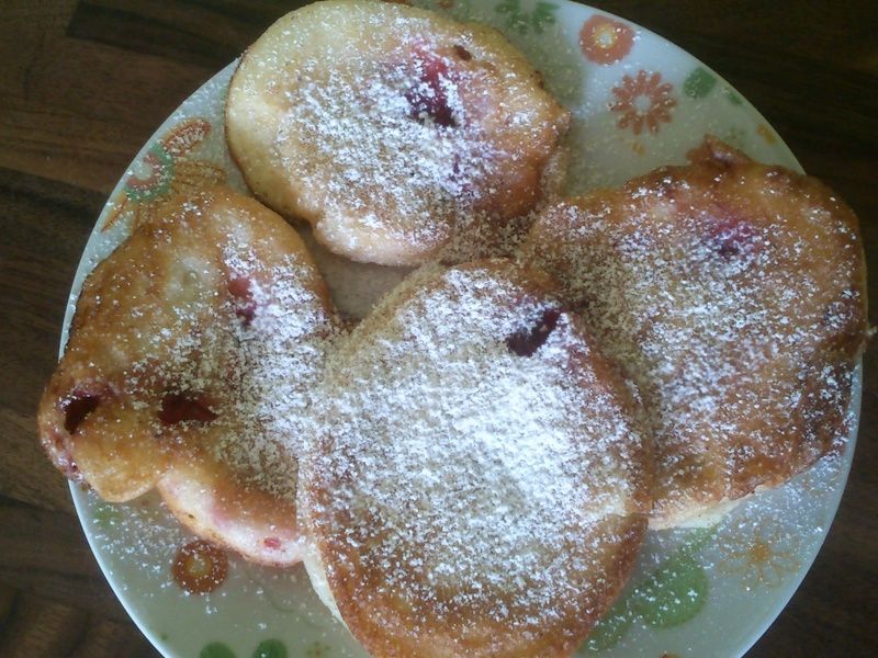 Racuszki z truskawką i bananem Racuszki z truskawką i bananem